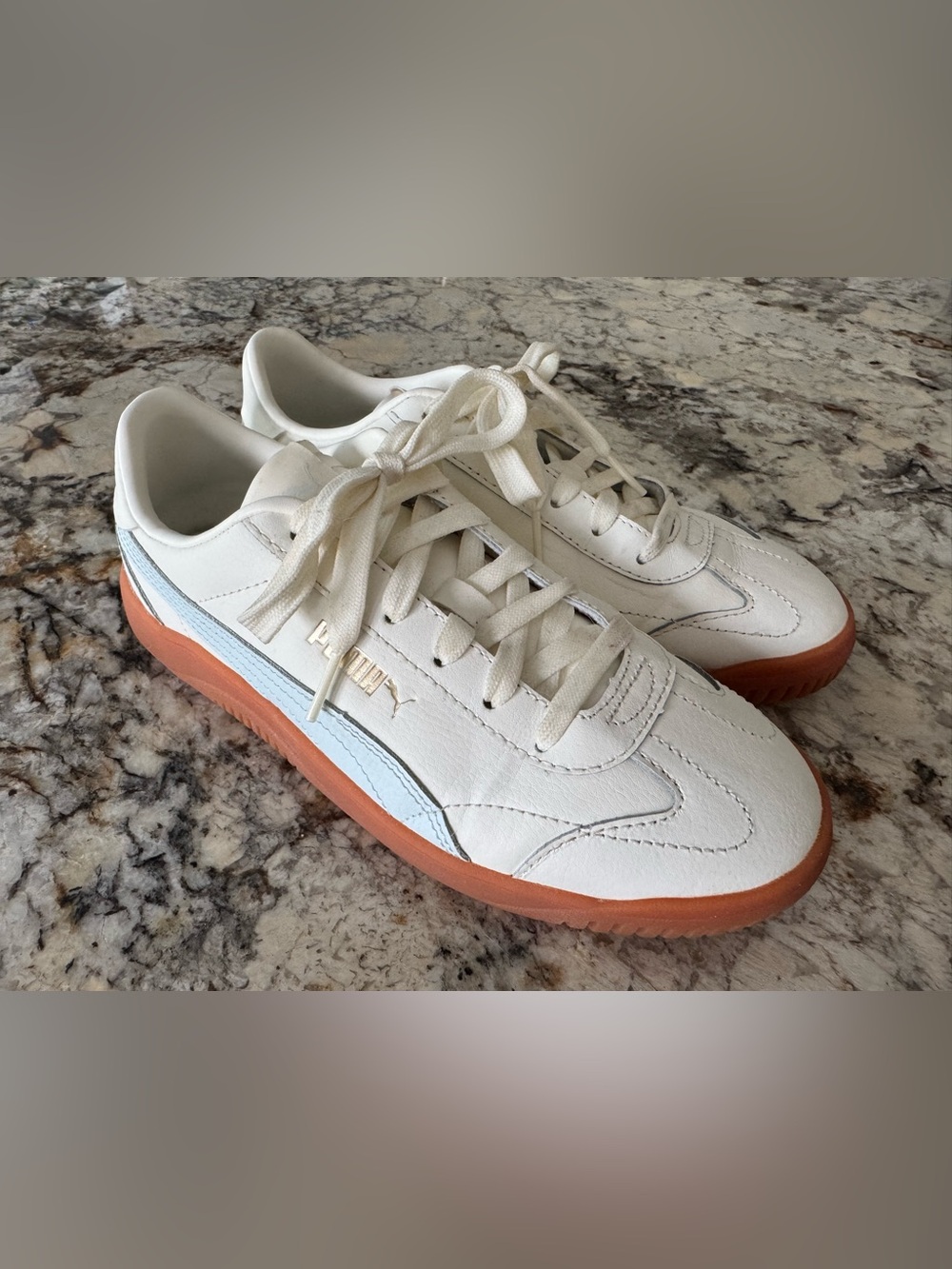 Puma Club 5v5 women’s size 7 Leather Pristine Condition